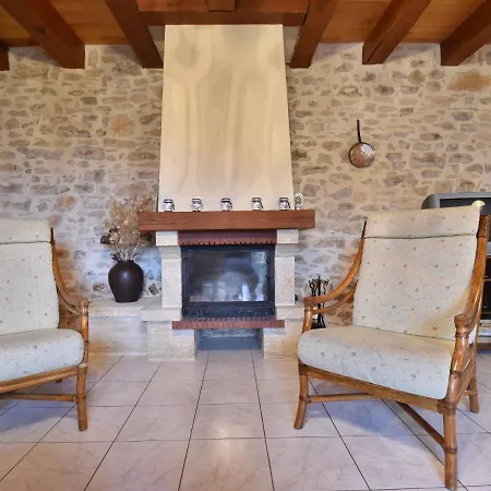 Dom wakacyjny Holiday Home With Pool, Enclosed Garden *