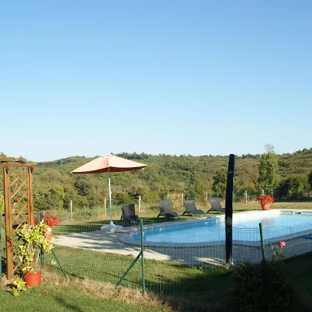 Dom wakacyjny Holiday Home With Pool, Enclosed Garden Saint-Pompont